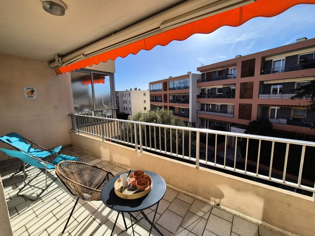 Porthos Residence