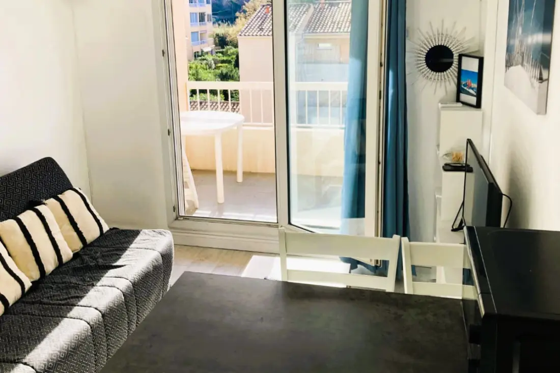Ruime Studio Neuf, De buurt van Zee