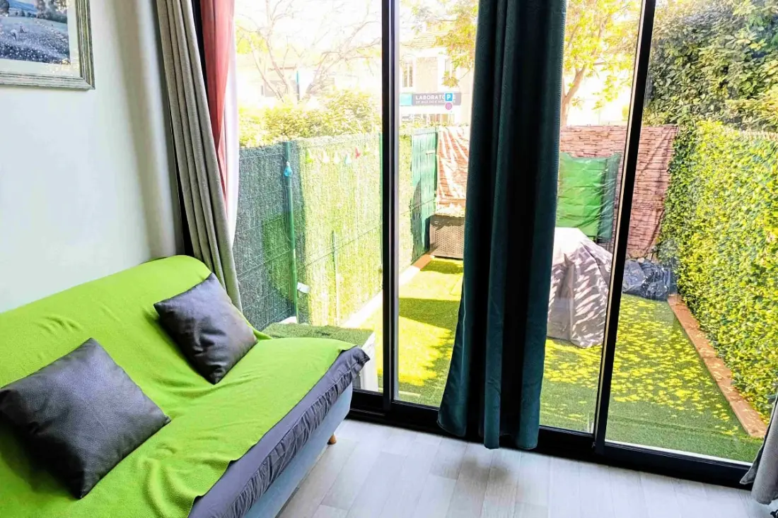 Goed uitgeruste studio met terras in Sanary-sur-mer