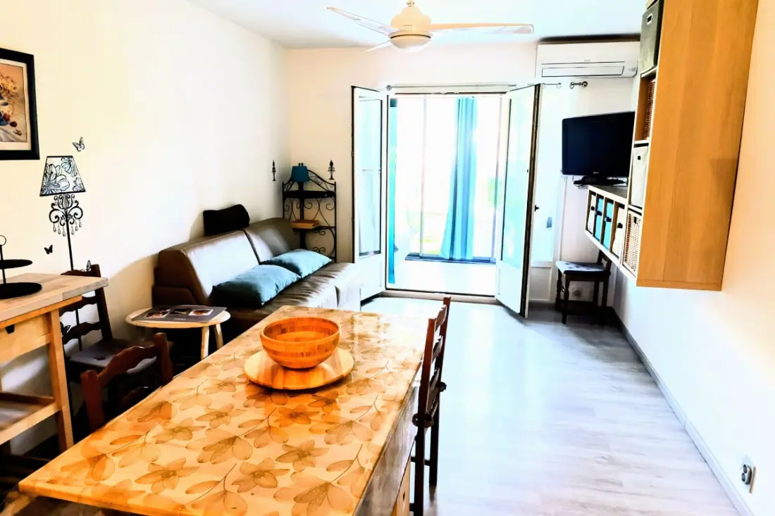 Goed uitgeruste studio met terras in Sanary-sur-mer