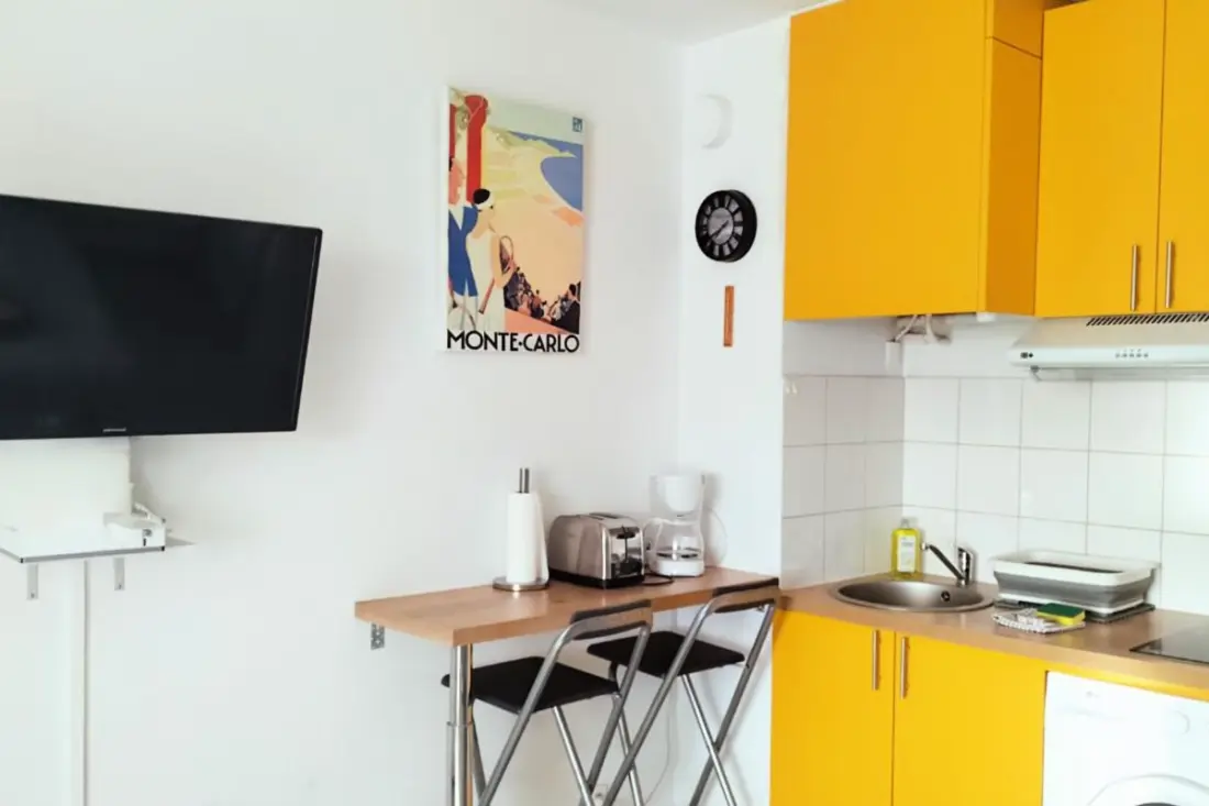 Studio met airconditioning en parkeerplaats in Sanary-sur-mer