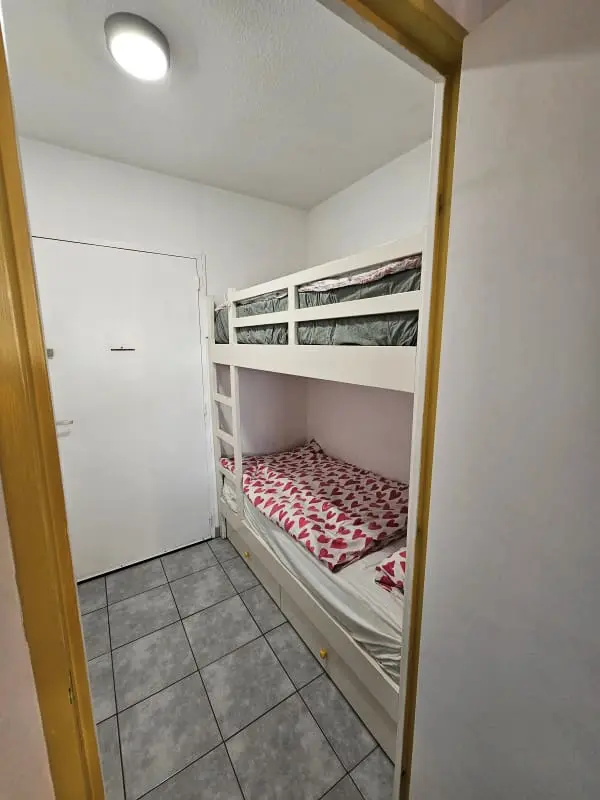 Studio met airconditioning en parkeerplaats in Sanary-sur-mer