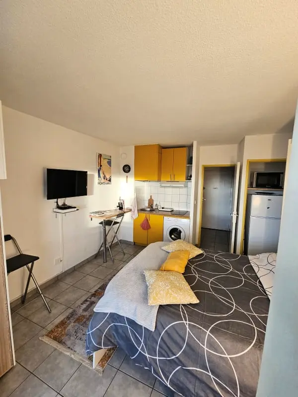 Studio met airconditioning en parkeerplaats in Sanary-sur-mer