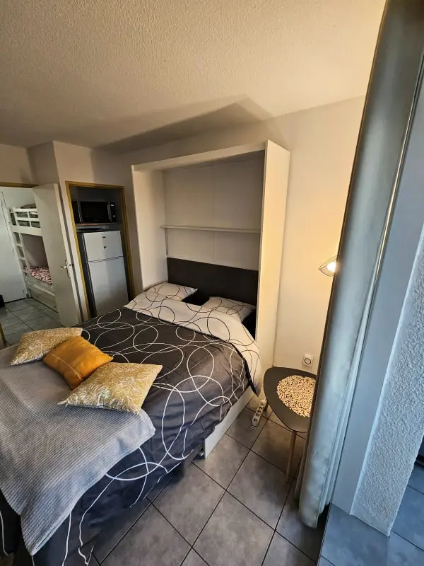 Studio met airconditioning en parkeerplaats in Sanary-sur-mer