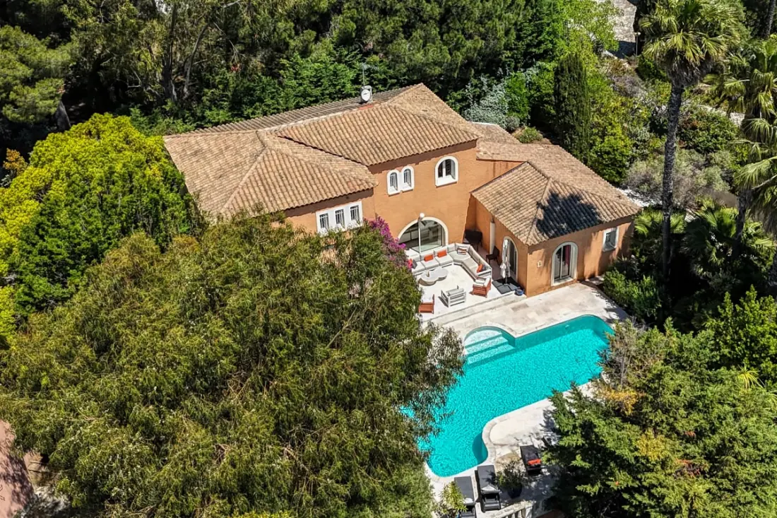 Villa Private Swimming medencével Sanaryban