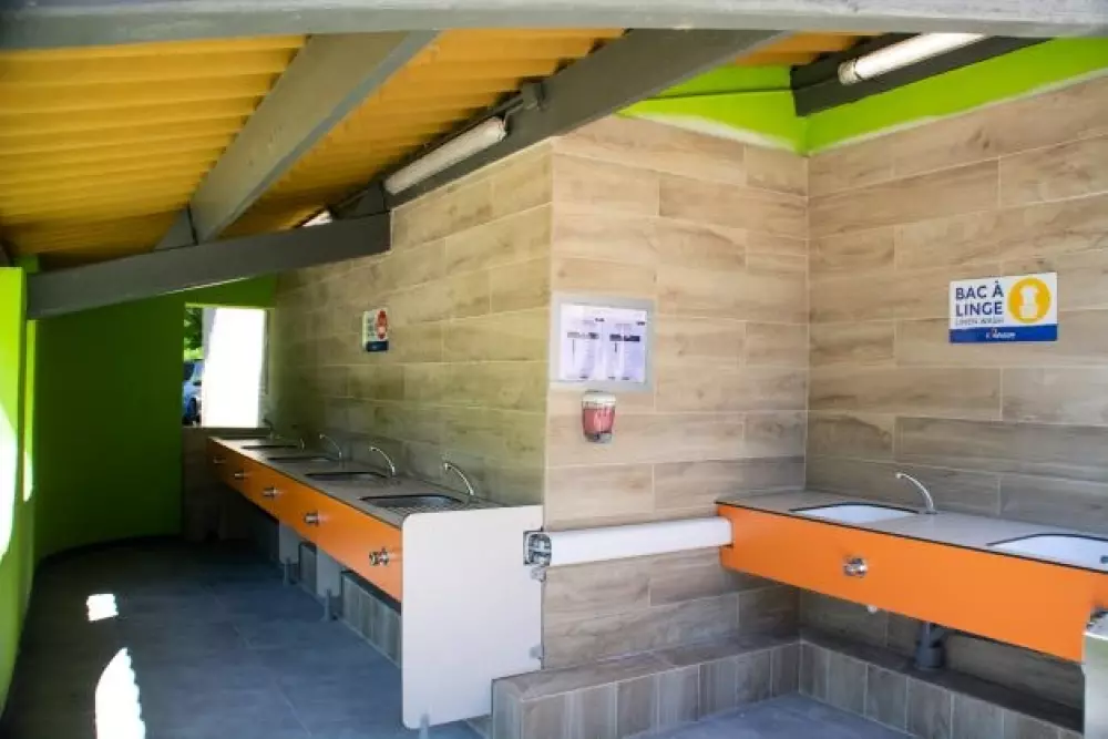 Campasun La Bonde Pond Camping /