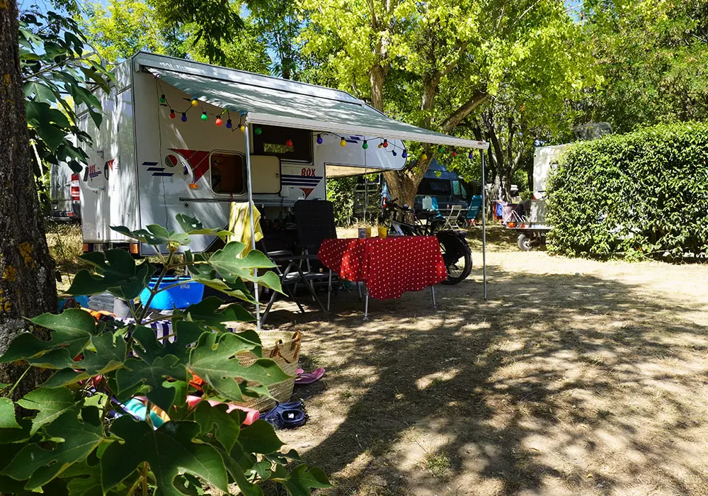 Campasun La Bonde Pond Camping /