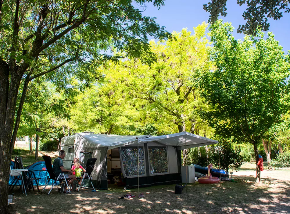 Campasun La Bonde Pond Camping /