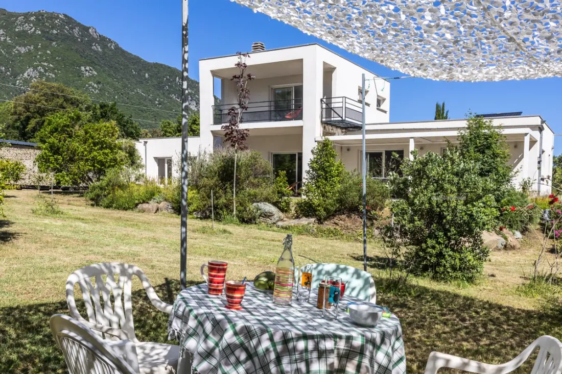 Villa Santa Mara Poggio, Kortárs Villa egy Verdure beállításban