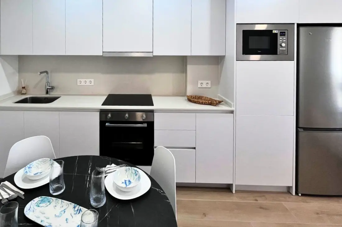 Ideális apartman úszással Medence, 350 méterre a strandoktól