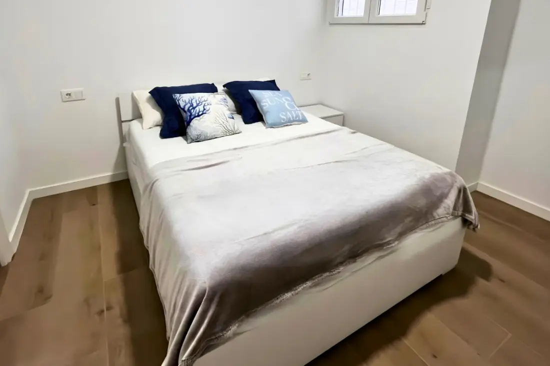 Ideális apartman úszással Medence, 350 méterre a strandoktól