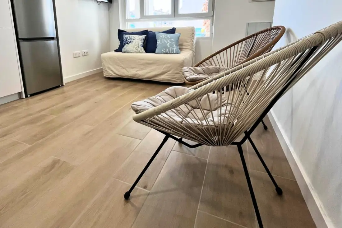 Ideális apartman úszással Medence, 350 méterre a strandoktól