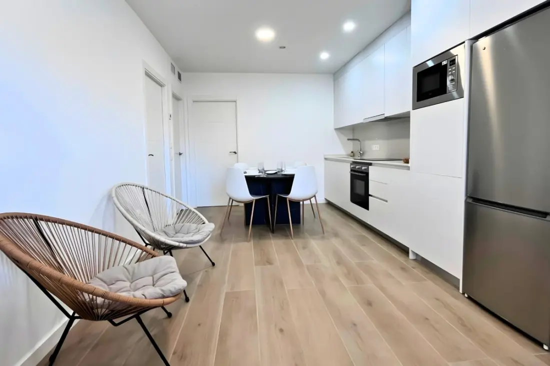 Ideális apartman úszással Medence, 350 méterre a strandoktól