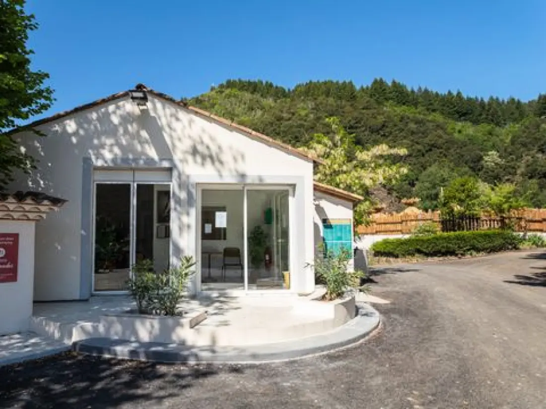 Camping Du Château De L'Hom  4 Estrellas★★★★