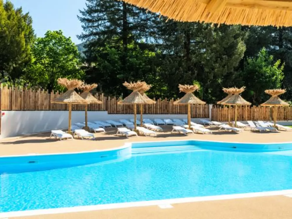 Camping Du Château De L'Hom  4 étoiles★★★★
