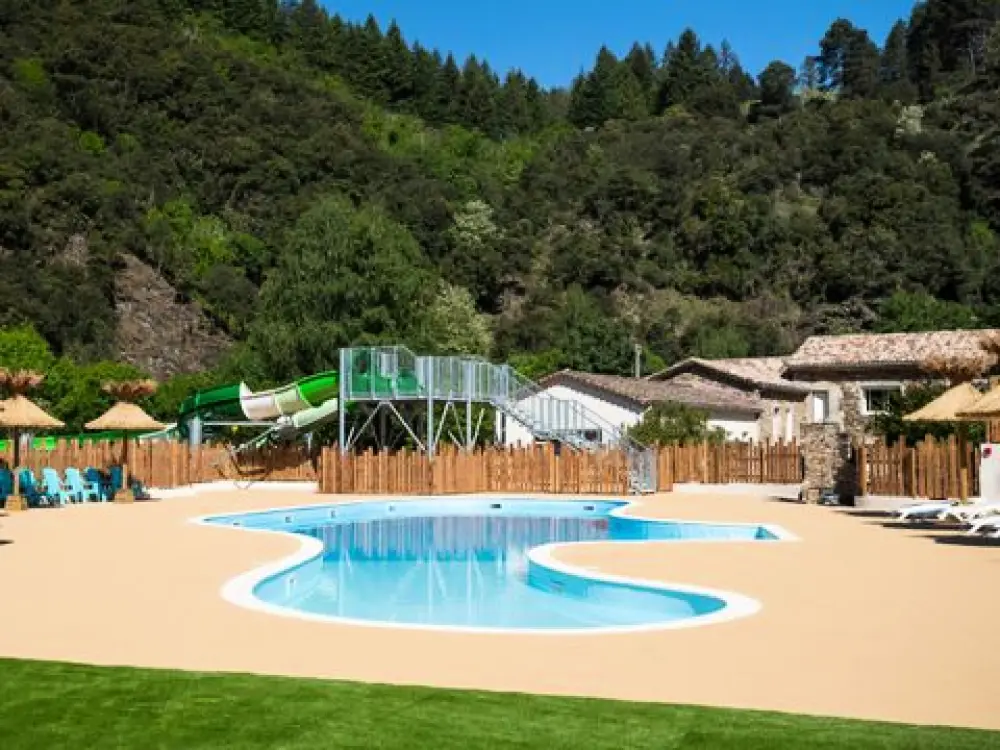Camping Du Château De L'Hom  4 Sterren★★★★