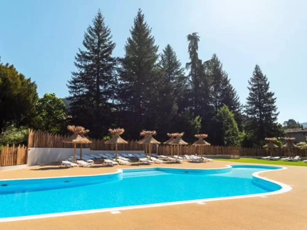 Camping Du Château De L'Hom  4 étoiles★★★★
