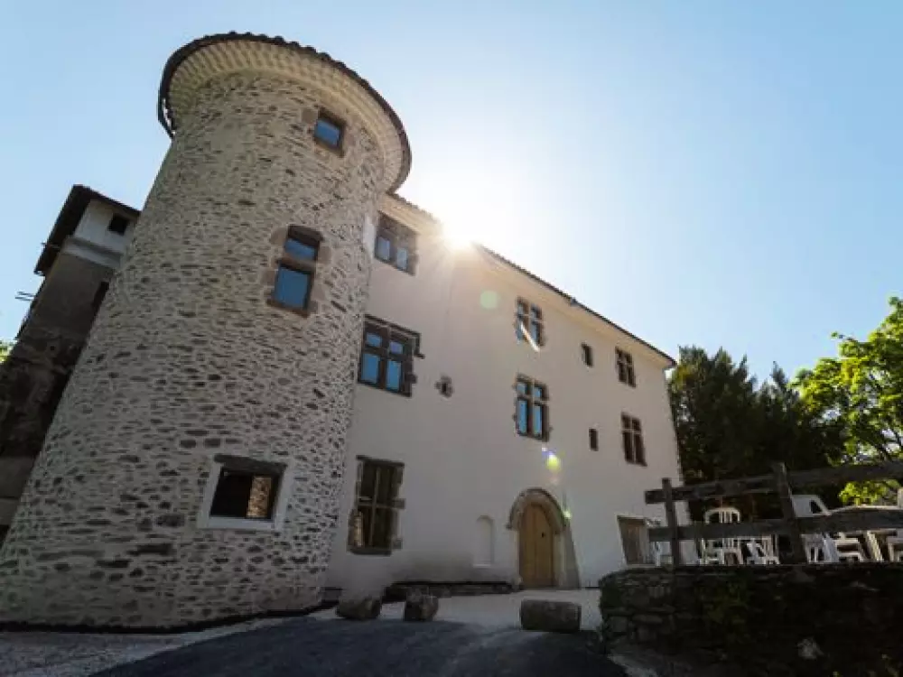 Camping Du Château De L'Hom  4 étoiles★★★★