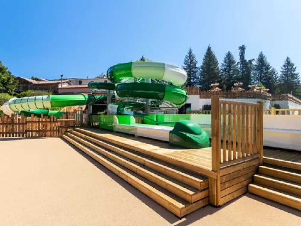 Camping Du Château De L'Hom  4 étoiles★★★★