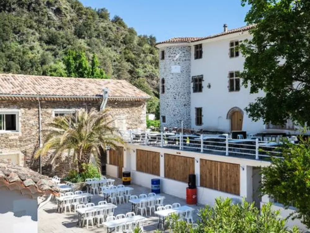 Camping Du Château De L'Hom  4 étoiles★★★★
