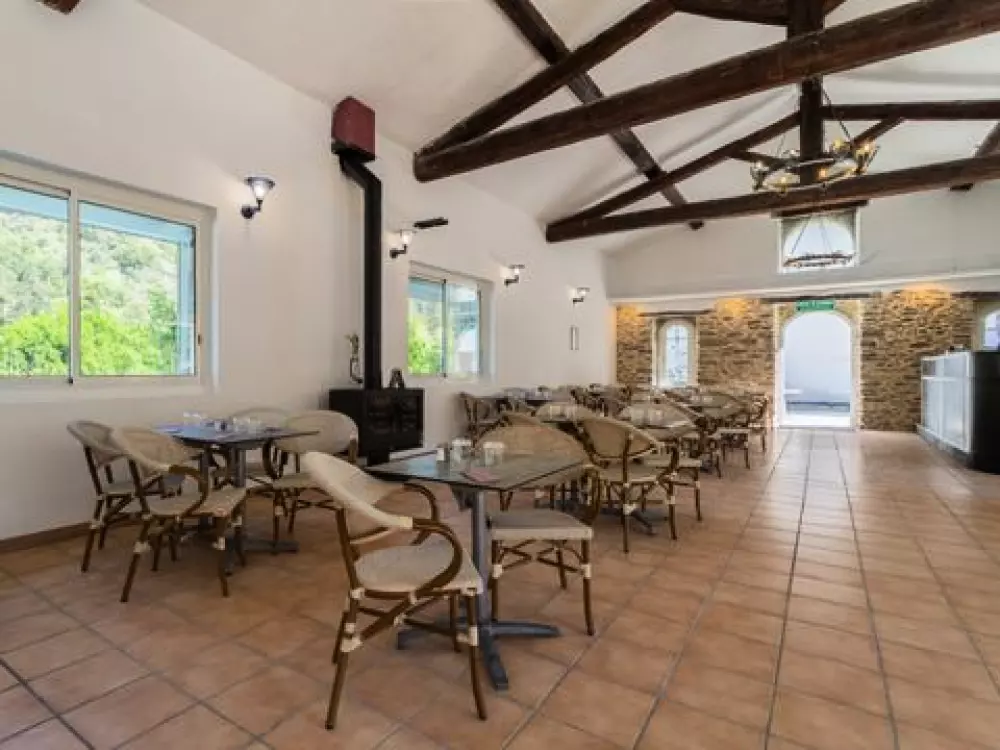 Camping Du Château De L'Hom  4 étoiles★★★★