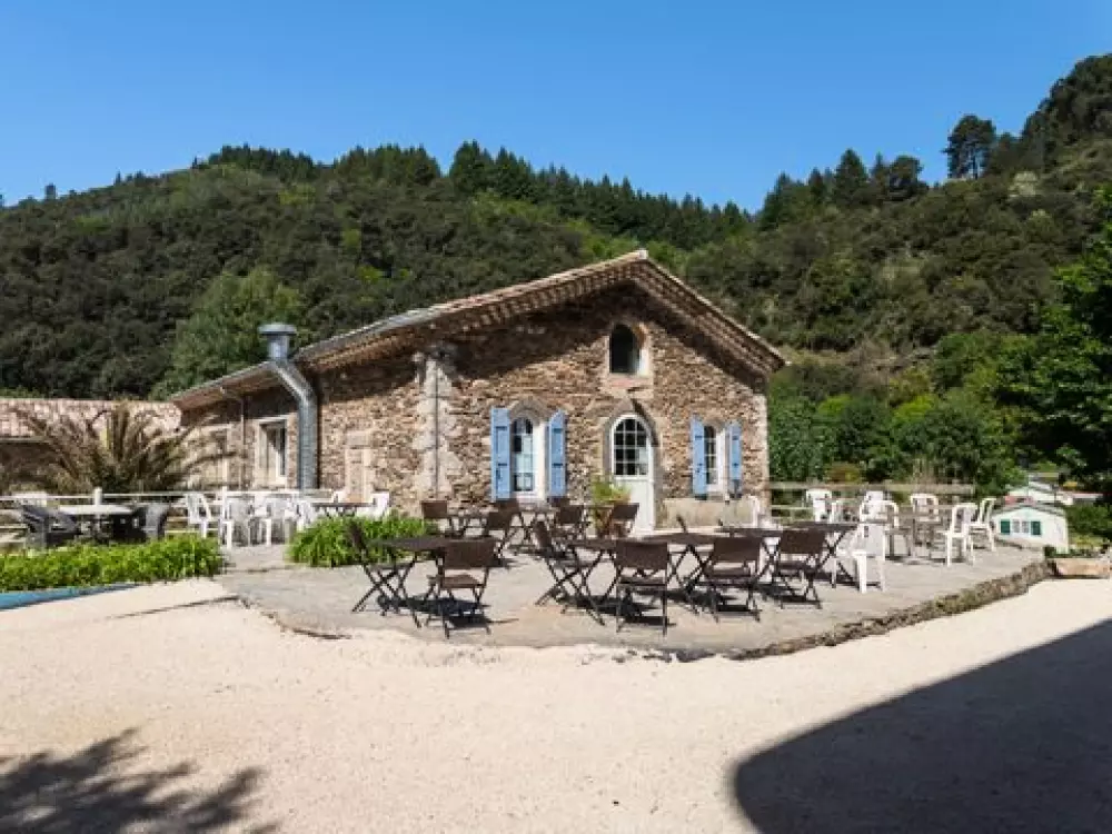 Camping Du Château De L'Hom  4 étoiles★★★★
