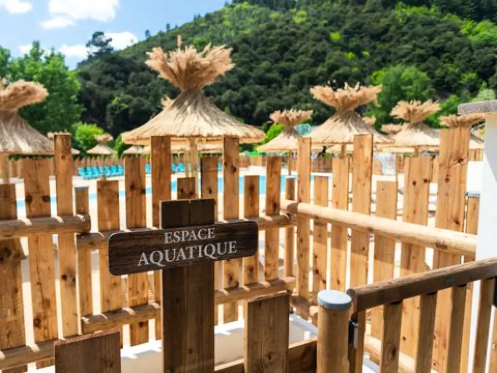 Camping Du Château De L'Hom  4 Sterren★★★★