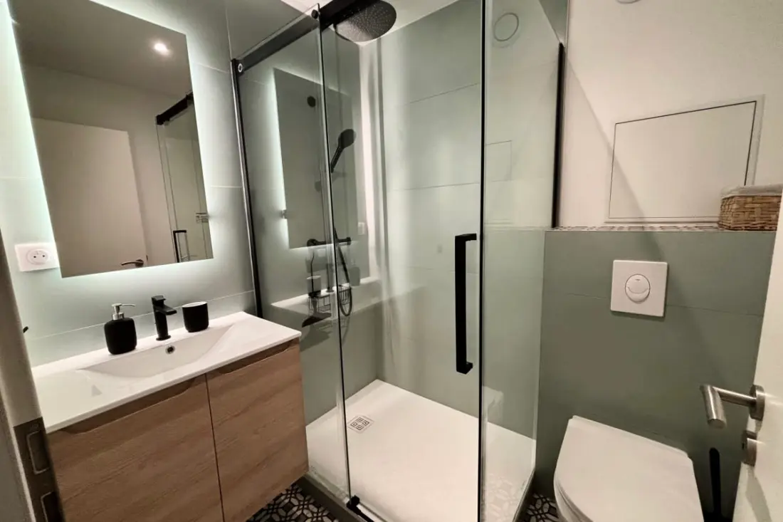 Moderne Studio: Comfort & Style