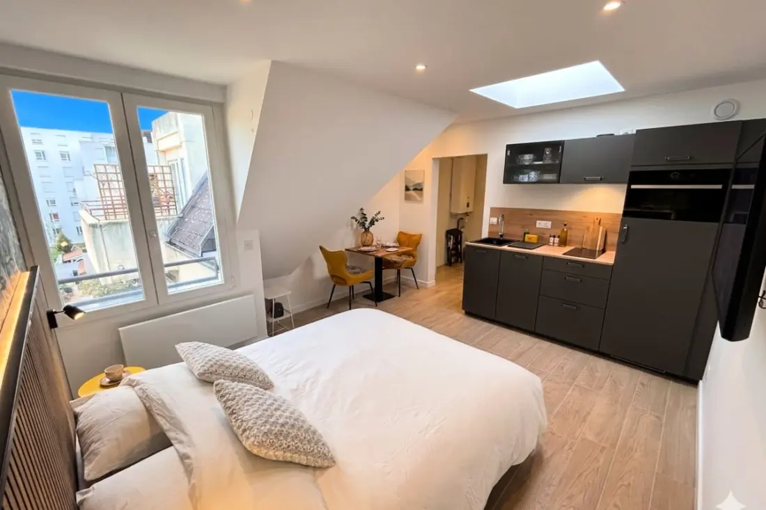 Moderne Studio: Comfort & Style