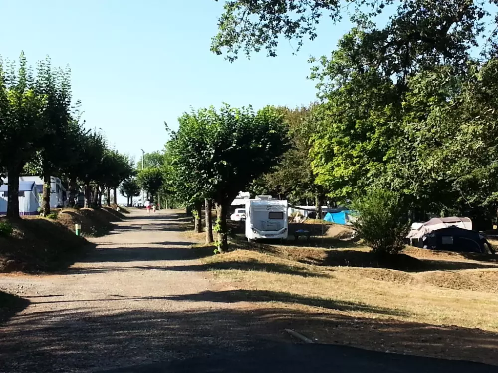 Camping Seasonova Lac de Bournazel 4 Stars★★★★
