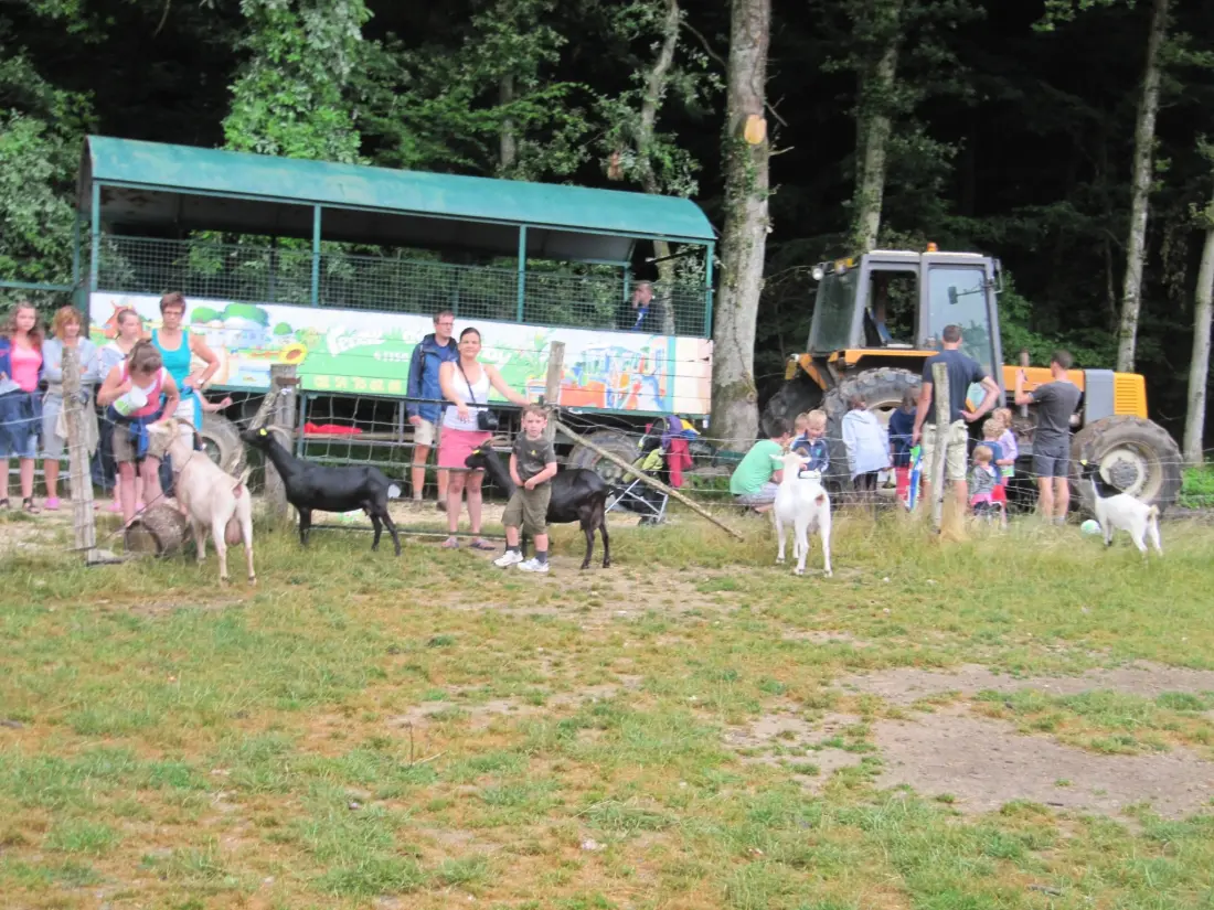 Campeggio Ferme Pedagogique de Prunay 12 Stelle★★★★★★★★★★★★