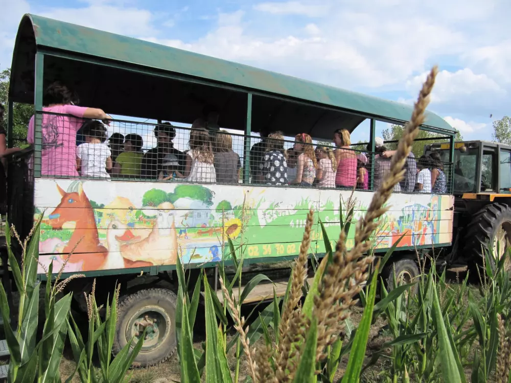 Kempingi Ferme Pedagogique de Prunay 4 Gwiazdy★★★★ 4 Gwiazdy★★★★ 4 Gwiazdy★★★★ 4 Gwiazdy★★★★