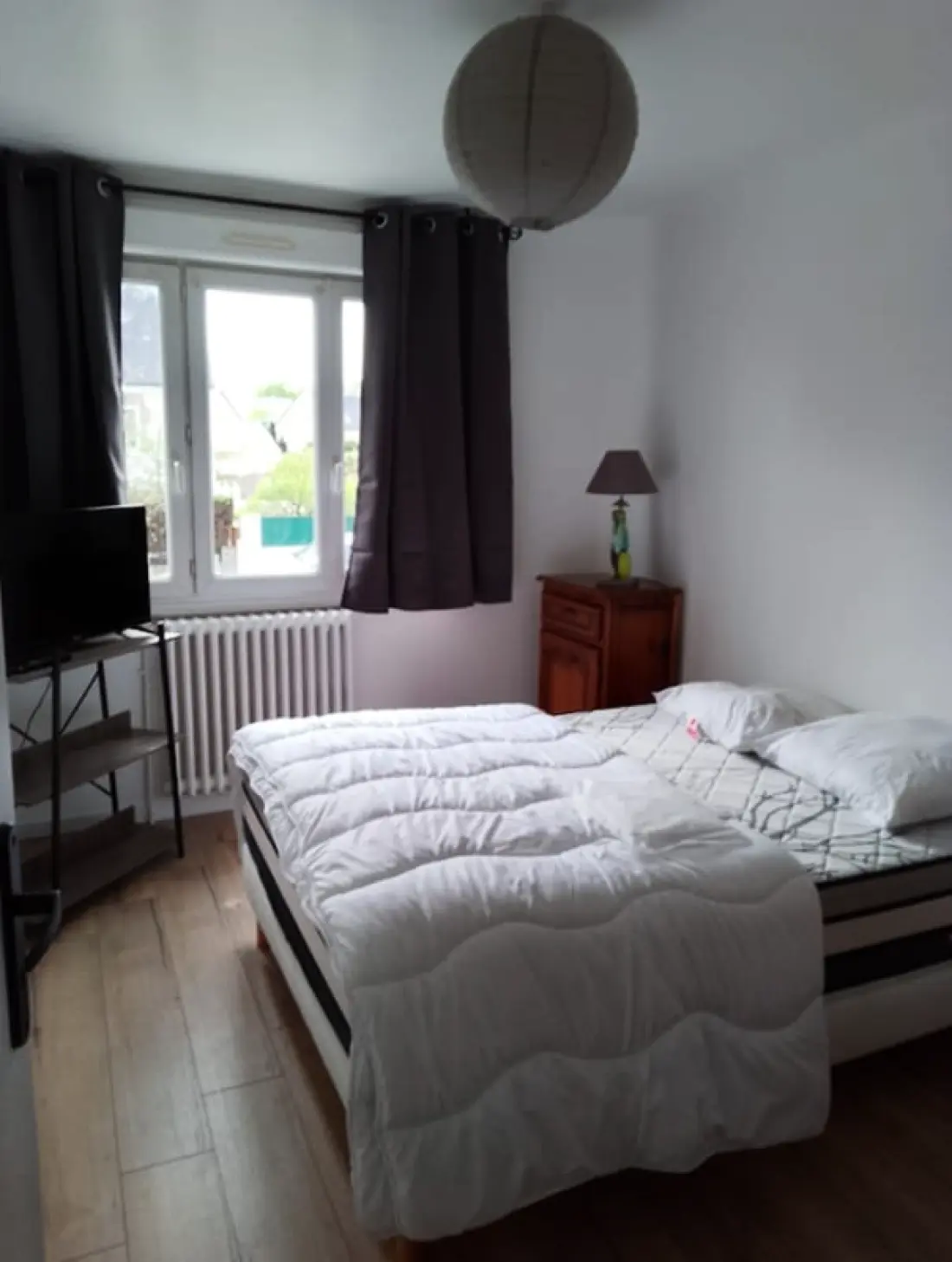 Tágas és Cosy Ház 80 M2-ből Sénében található