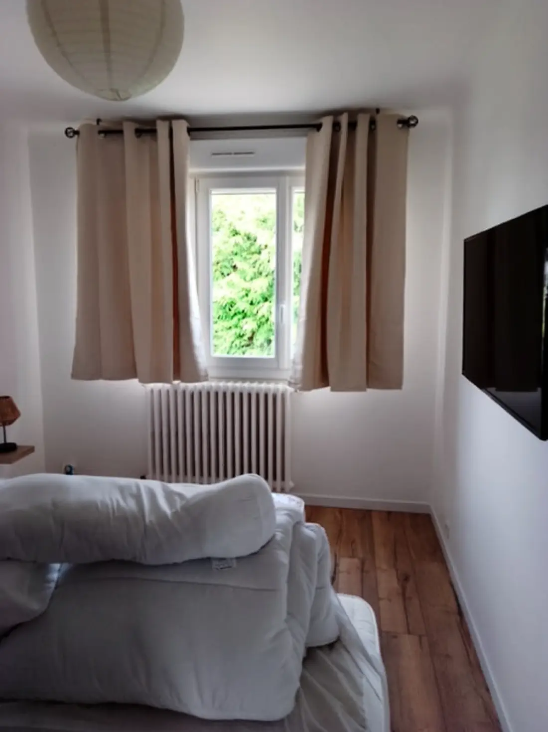 Tágas és Cosy Ház 80 M2-ből Sénében található