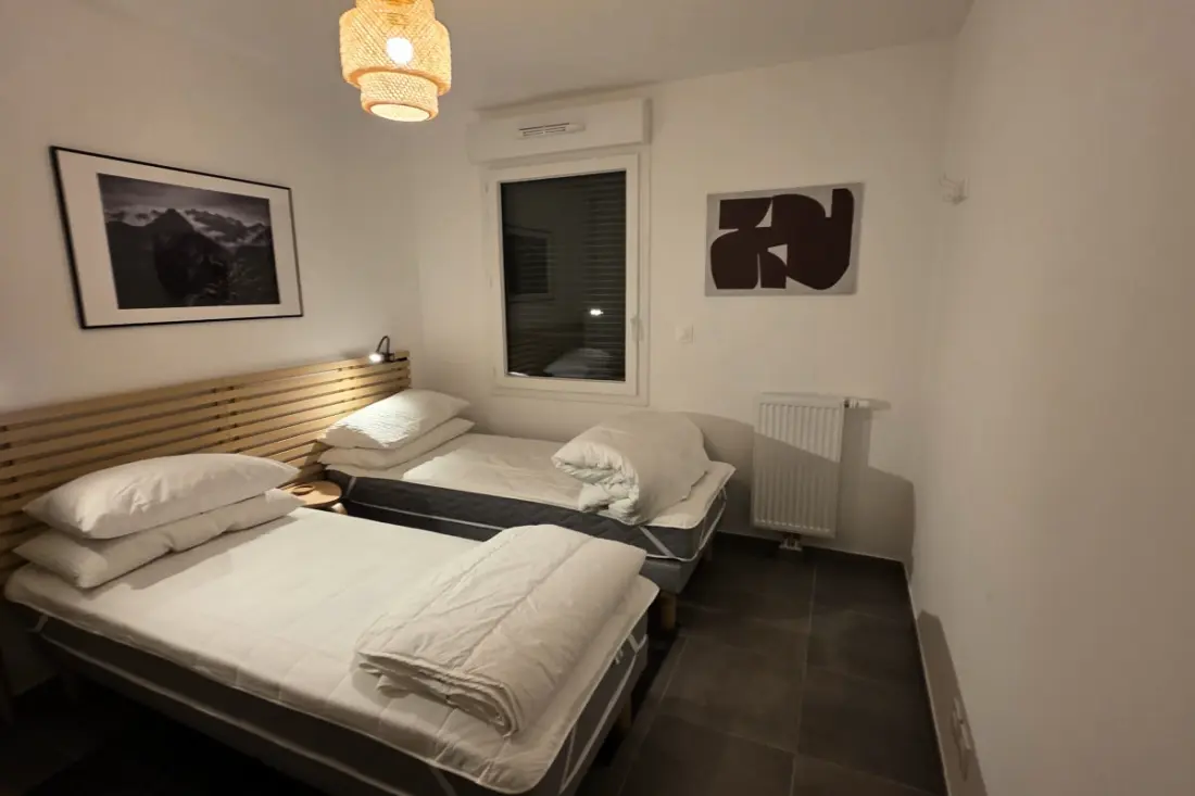 Nowoczesny apartament z balkonem i garażem w Briançon