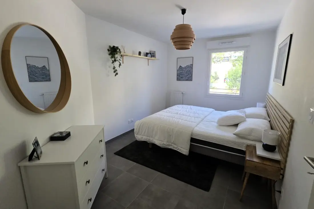 Nowoczesny apartament z balkonem i garażem w Briançon