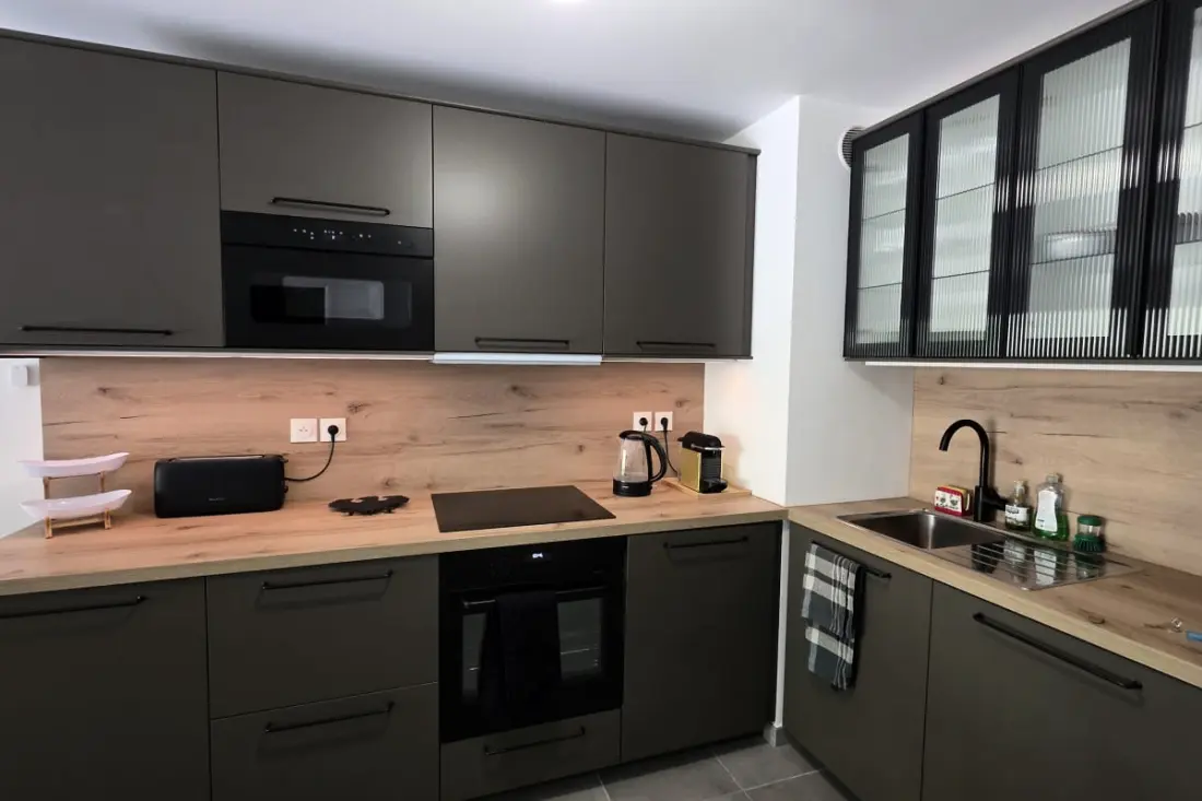 Nowoczesny apartament z balkonem i garażem w Briançon