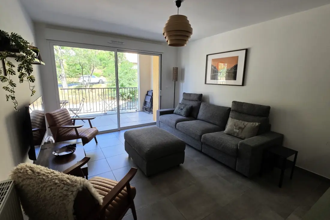Nowoczesny apartament z balkonem i garażem w Briançon