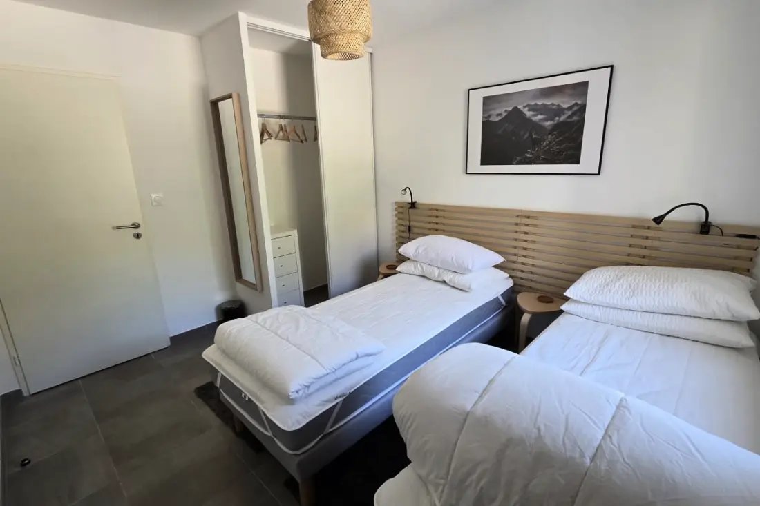 Nowoczesny apartament z balkonem i garażem w Briançon