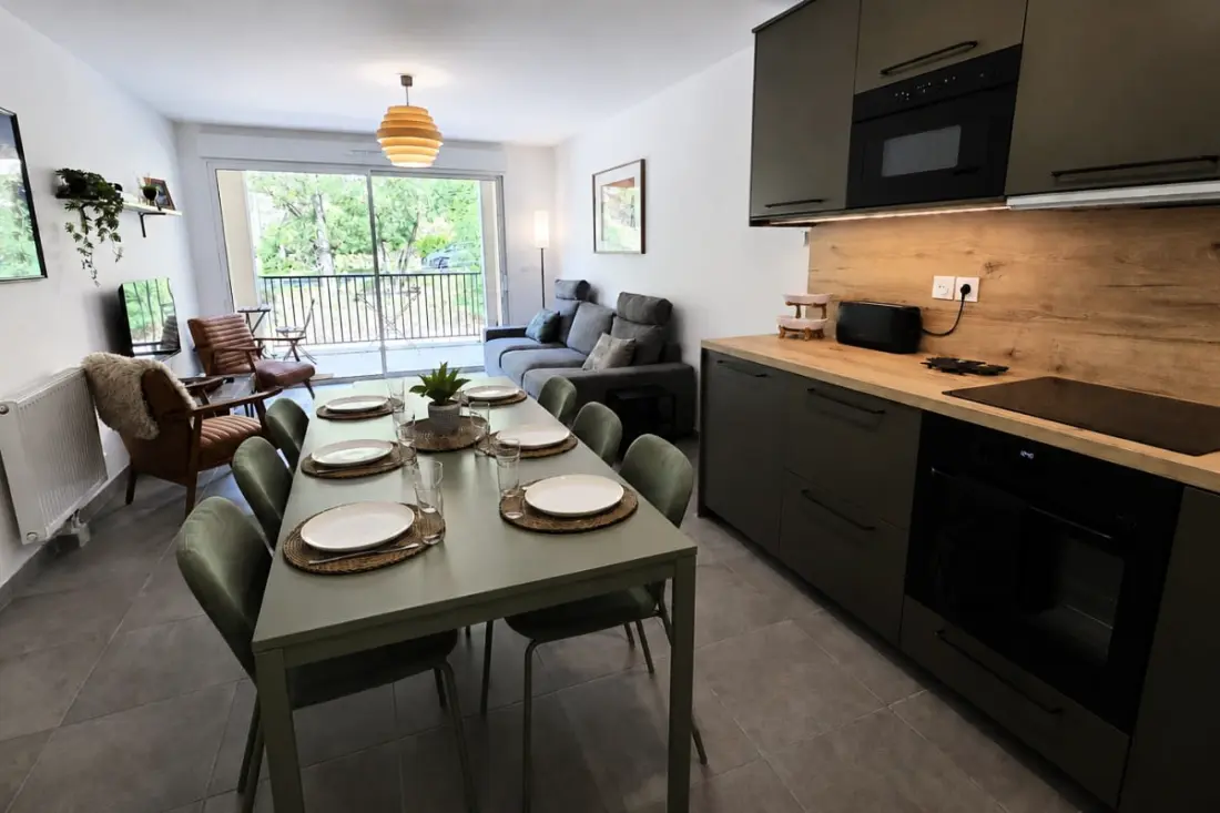 Nowoczesny apartament z balkonem i garażem w Briançon