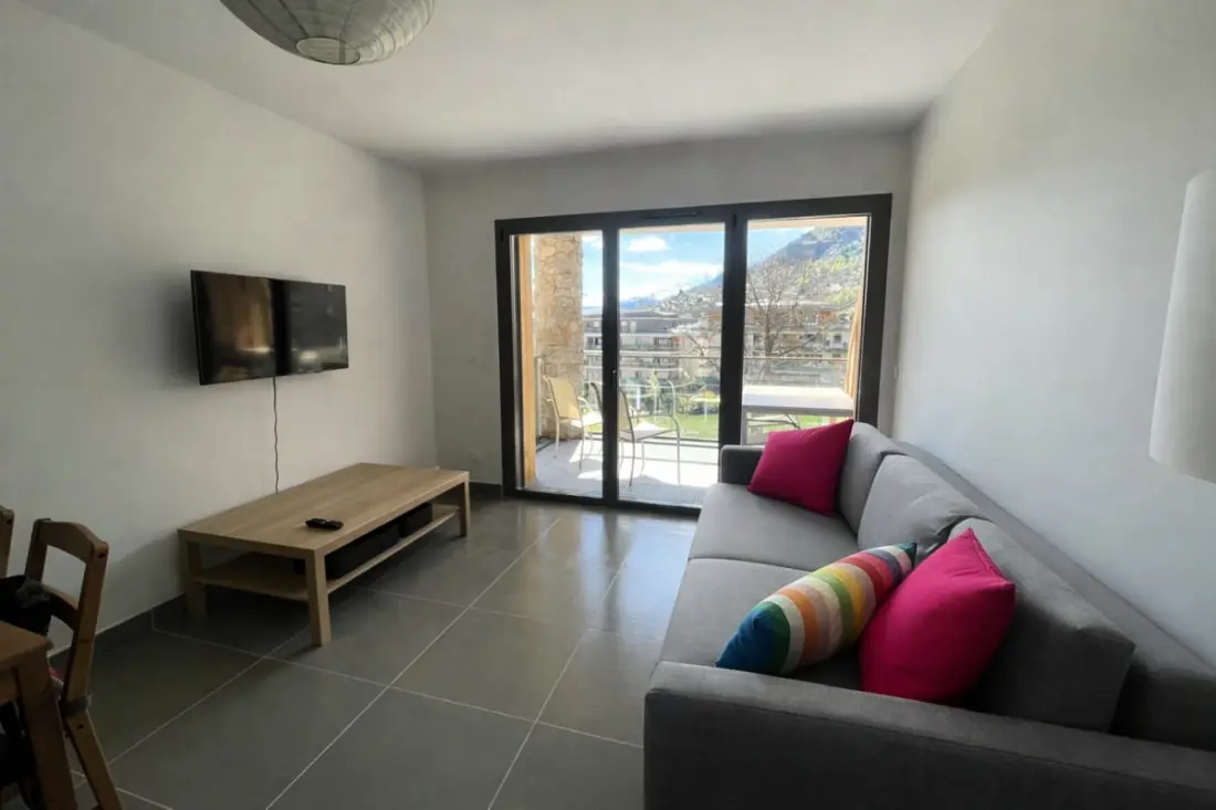Apartament z balkonem, Wifi i Garaż w Briançon