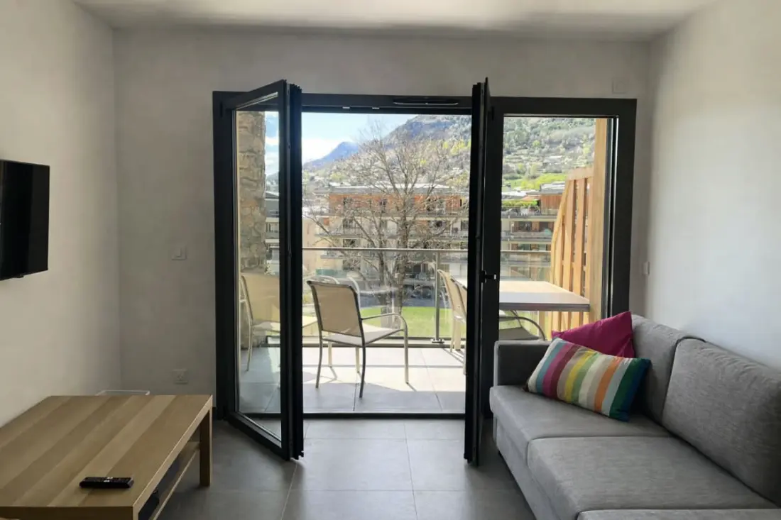 Apartament z balkonem, Wifi i Garaż w Briançon