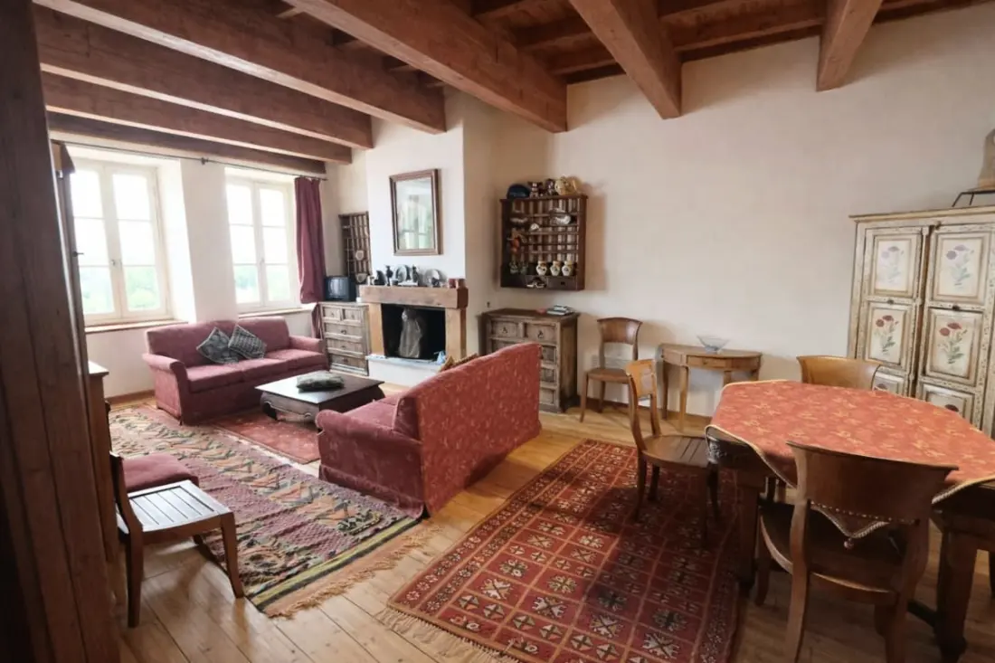 Apartament z kominkiem w pobliżu La Cité Vauban