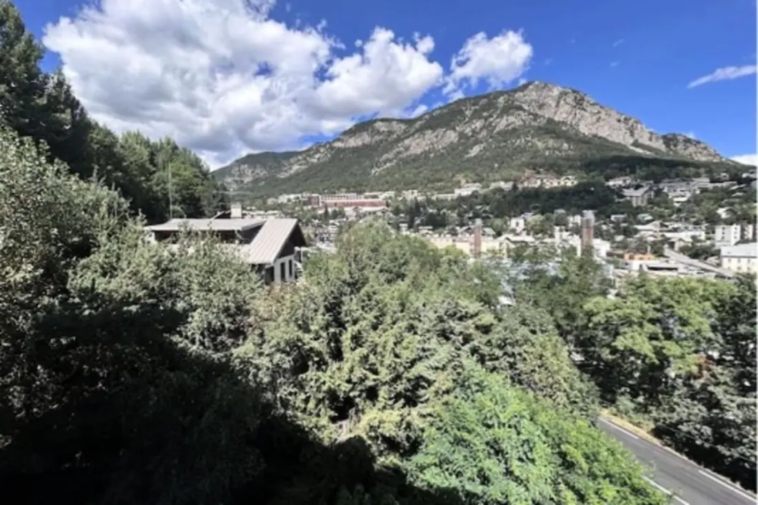 Przestronny apartament w Briançon dla 10 osób