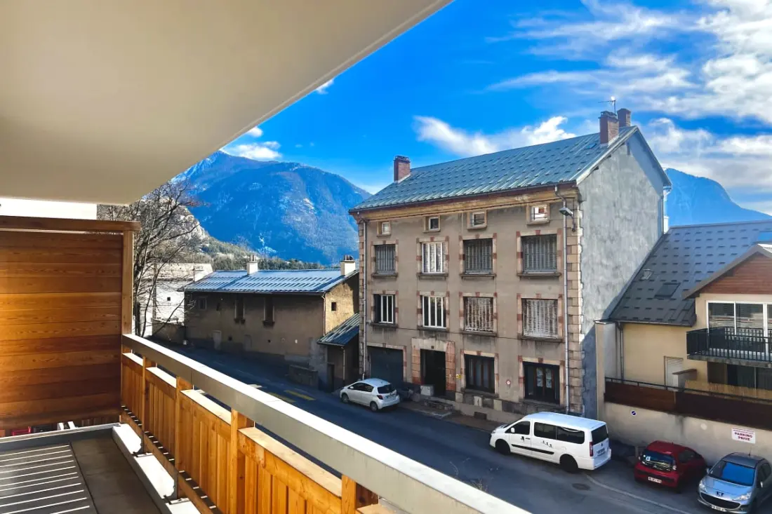 Apartamento T3 Con Balcón en Briançon