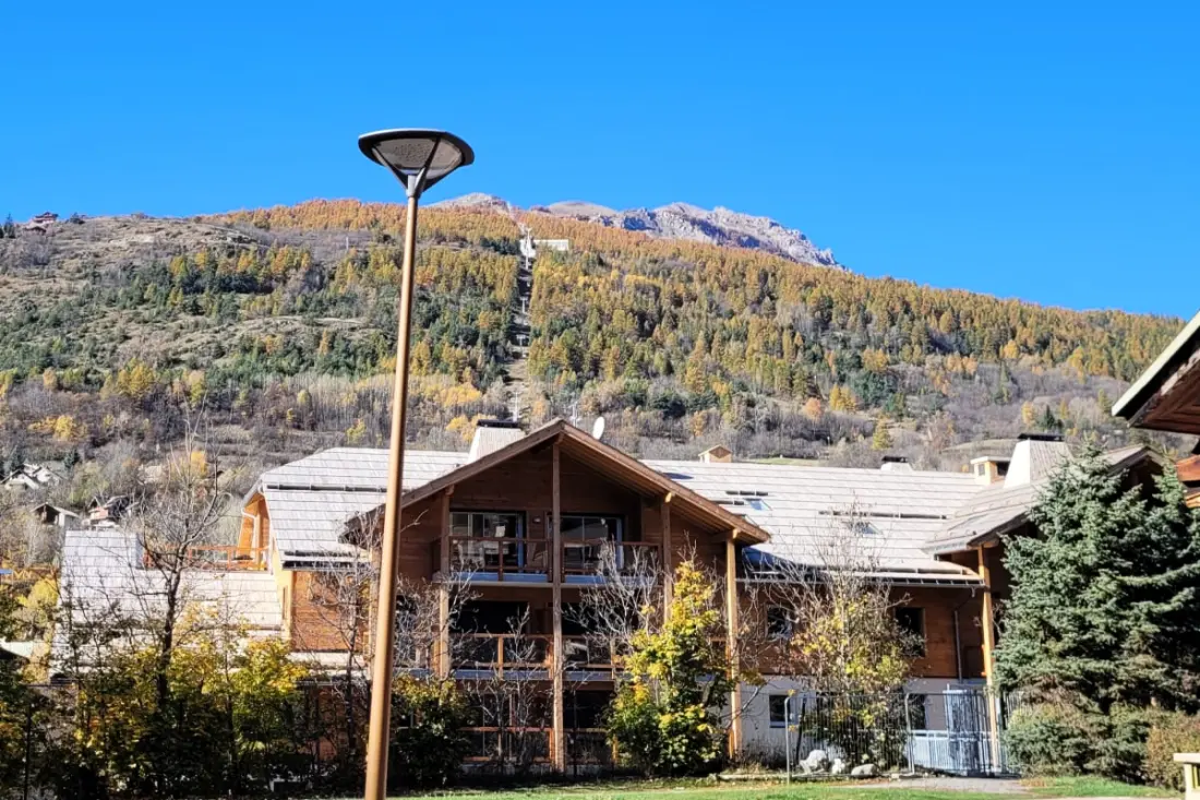 Zastosuj Neuf Au Pied Des Pistes Prywatny parking