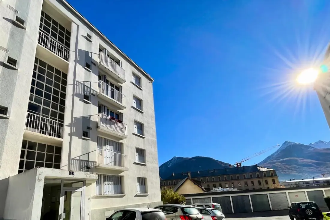 Charming T3 Mit Balkon im Herzen von Briançon