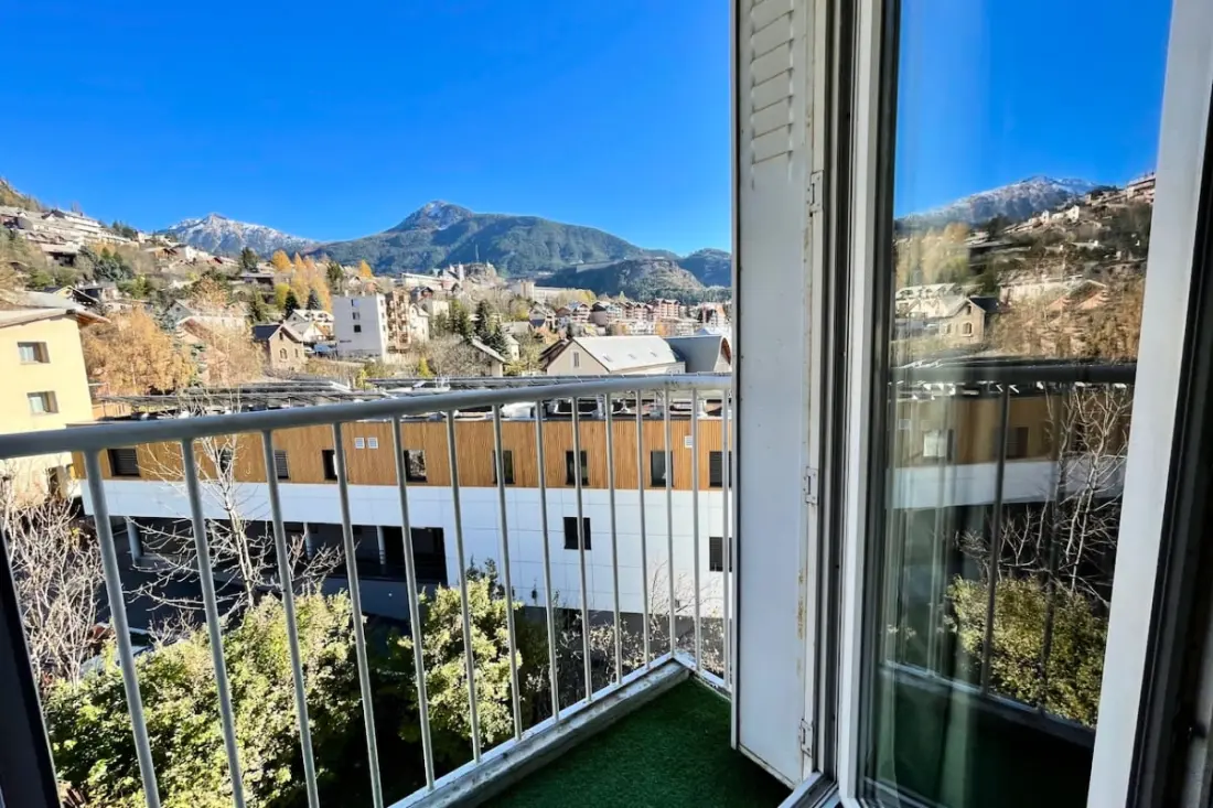 Charming T3 Mit Balkon im Herzen von Briançon