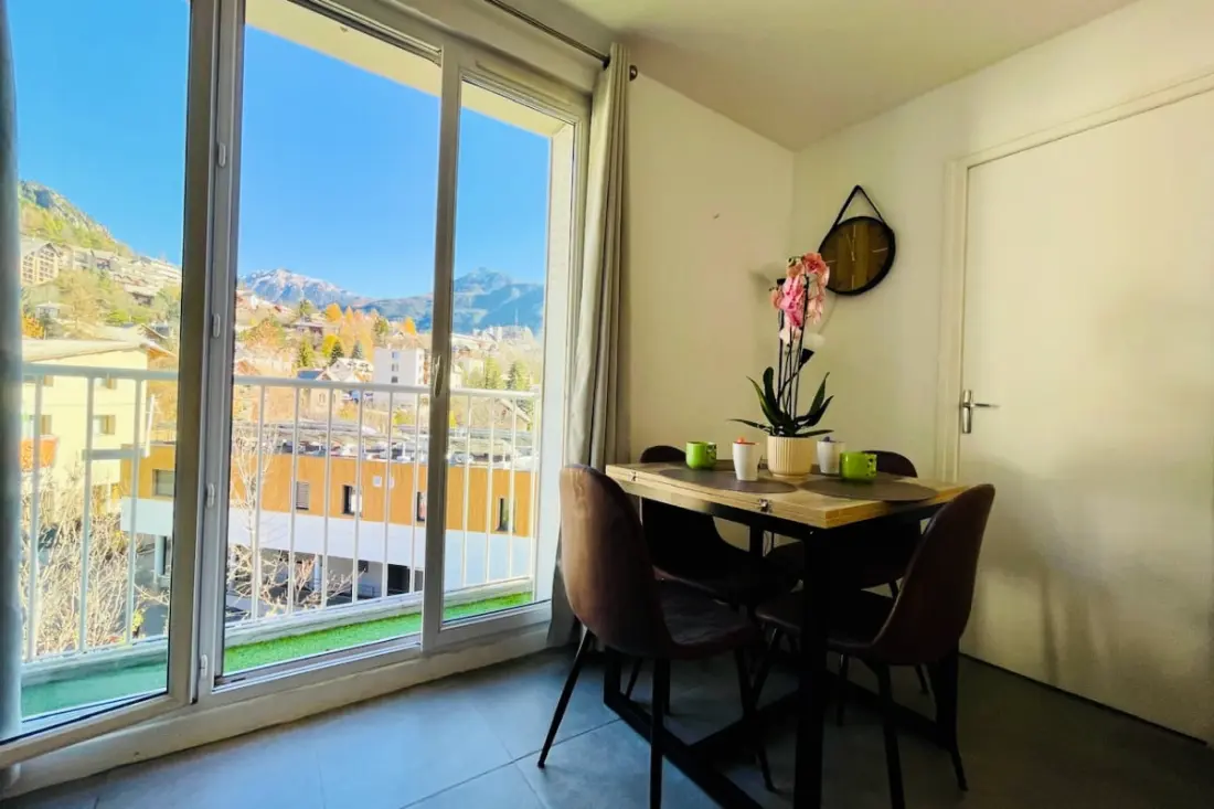 Charming T3 Mit Balkon im Herzen von Briançon