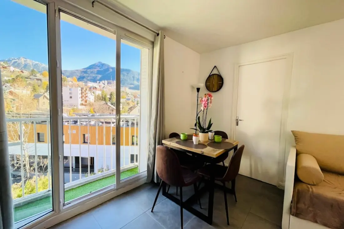 Charming T3 Mit Balkon im Herzen von Briançon